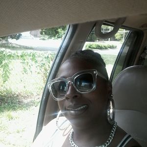 Meet your Posher, Whitni